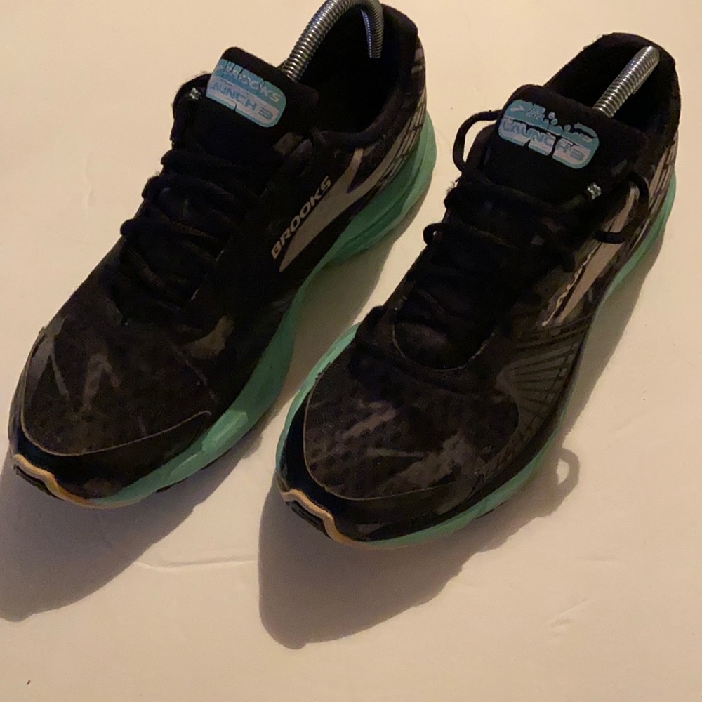 Brooks Launch 3 sneakers! Size 10.5!
